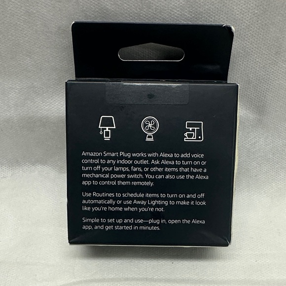 Amazon Smart Plug in White - Picture 3 of 4